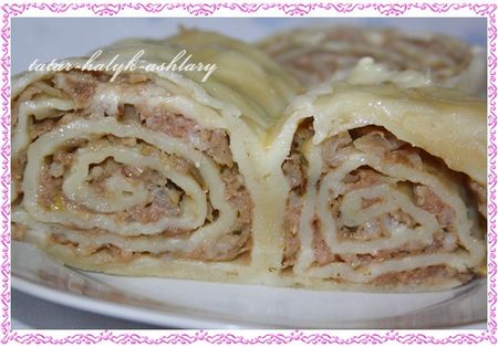 Katlama with meat (tatar meat roll)