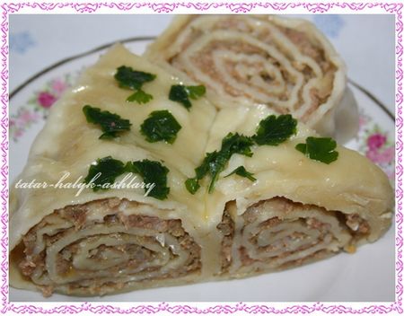 Katlama with meat (tatar meat roll)