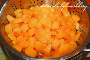 Kabak beleshe (belish with pumpkin)